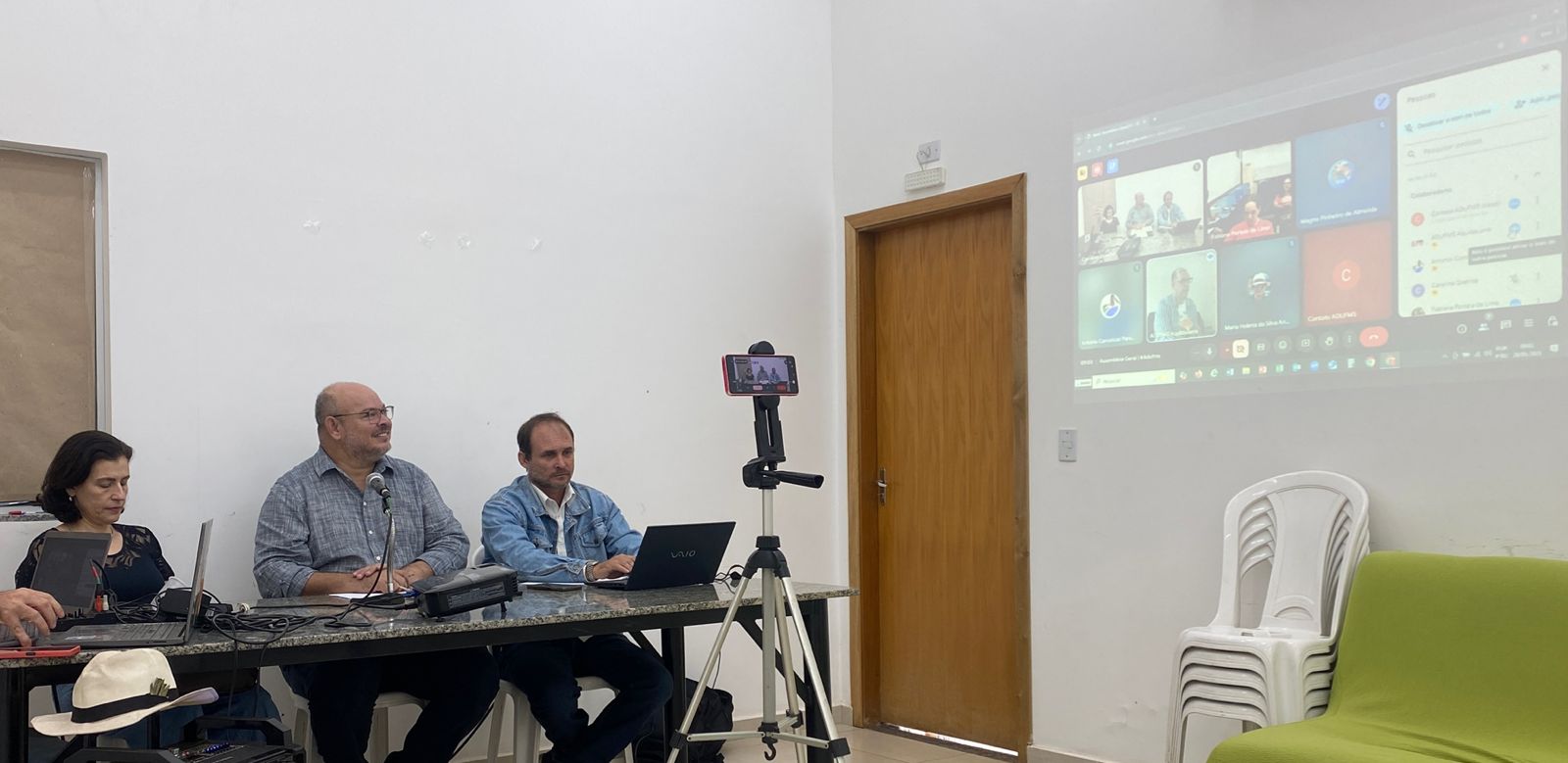Assembleia Geral Adufms ocorreu na última quarta-feira (28 de abril)