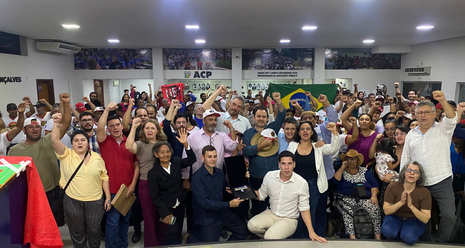 Campo Grande recebeu Glauber Braga em ato pela democracia e contra sua cassação