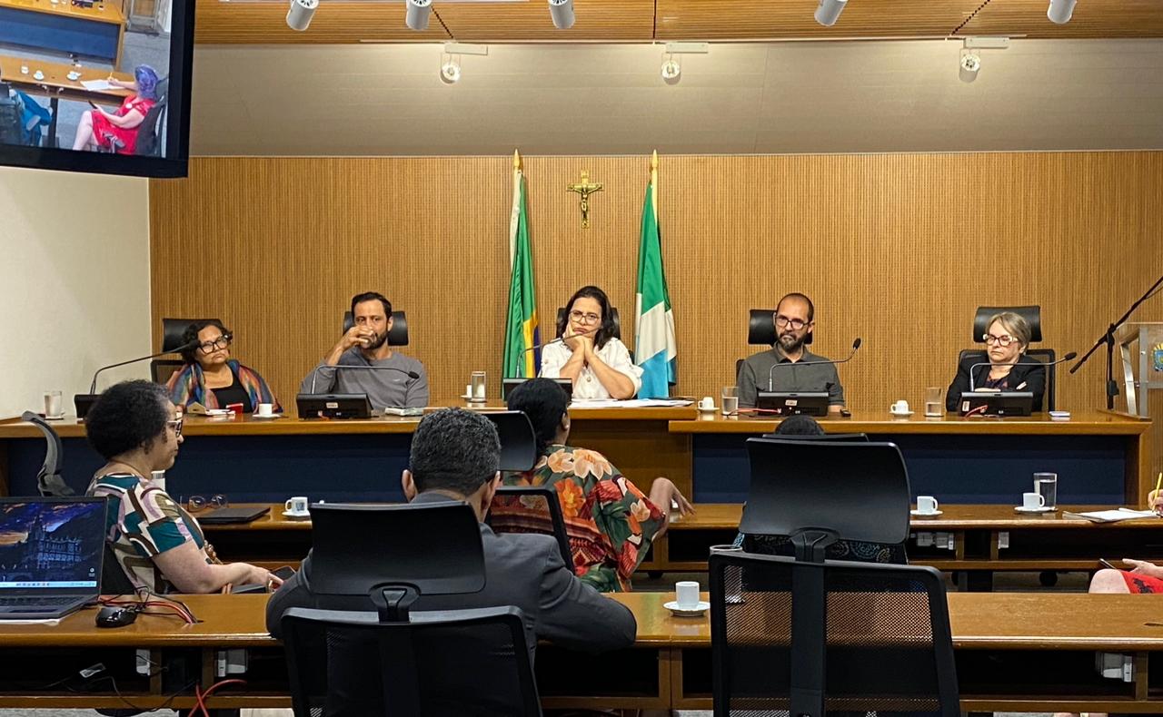 Seminário sobre uso de câmeras em salas de aula foi realizado na Assembleia Legislativa em parceria com a Adufms e ONVE