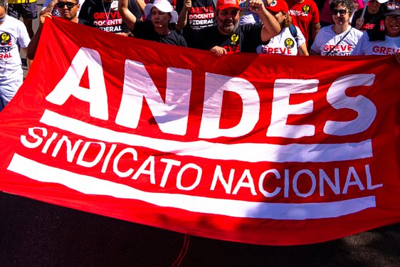 Sindicato Nacional divulga nota em defesa da deputada Gleice Jane