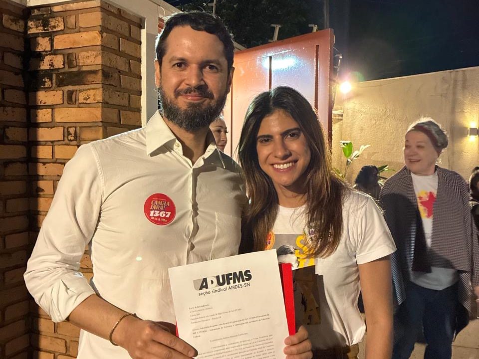 Adufms entrega carta de reivindicação a parlamentares de MS em defesa da Indenização de Fronteira